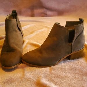 {Soho} ankle boot